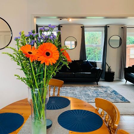 Chic 5 Bedroom House With Private Parking & Garden Bristol Esterno foto