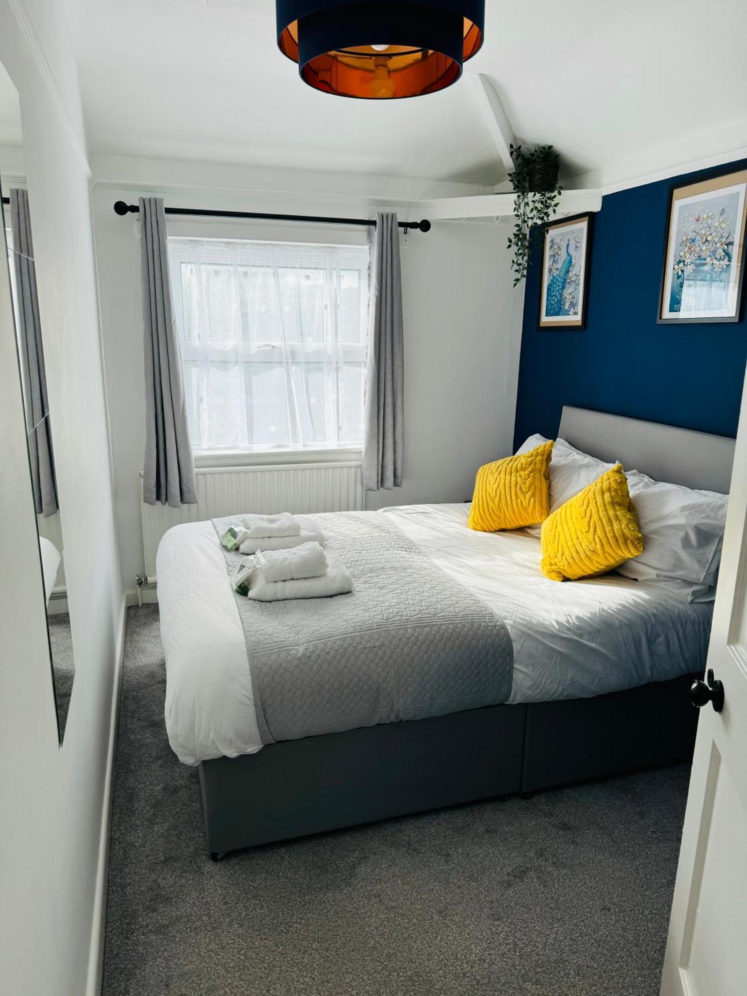 Chic 5 Bedroom House With Private Parking & Garden Bristol Esterno foto