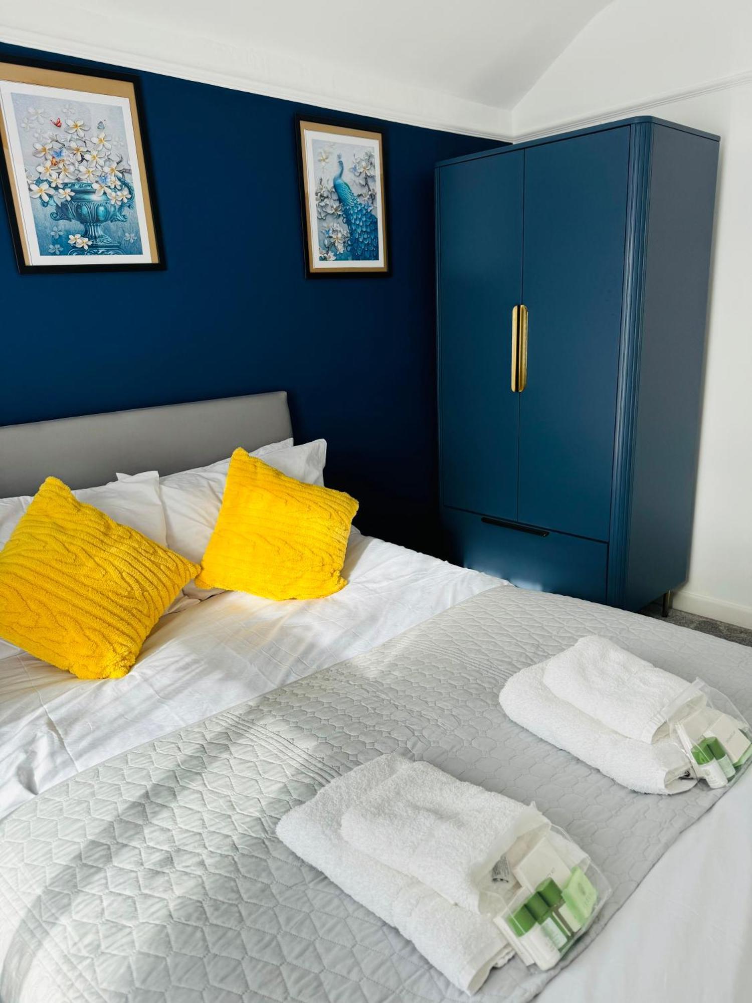 Chic 5 Bedroom House With Private Parking & Garden Bristol Esterno foto