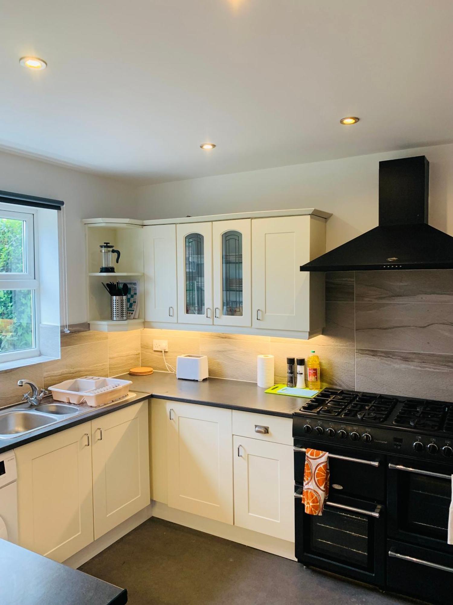 Chic 5 Bedroom House With Private Parking & Garden Bristol Esterno foto
