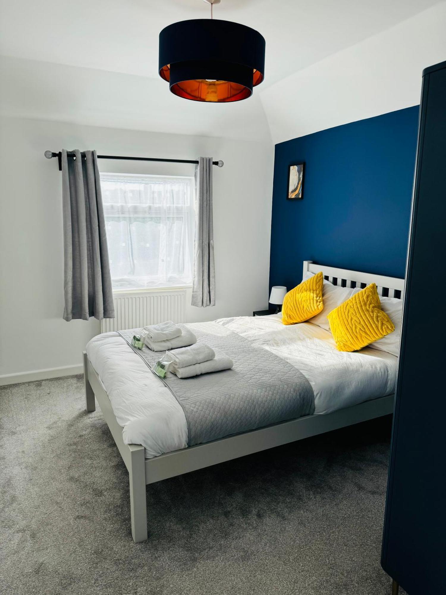 Chic 5 Bedroom House With Private Parking & Garden Bristol Esterno foto