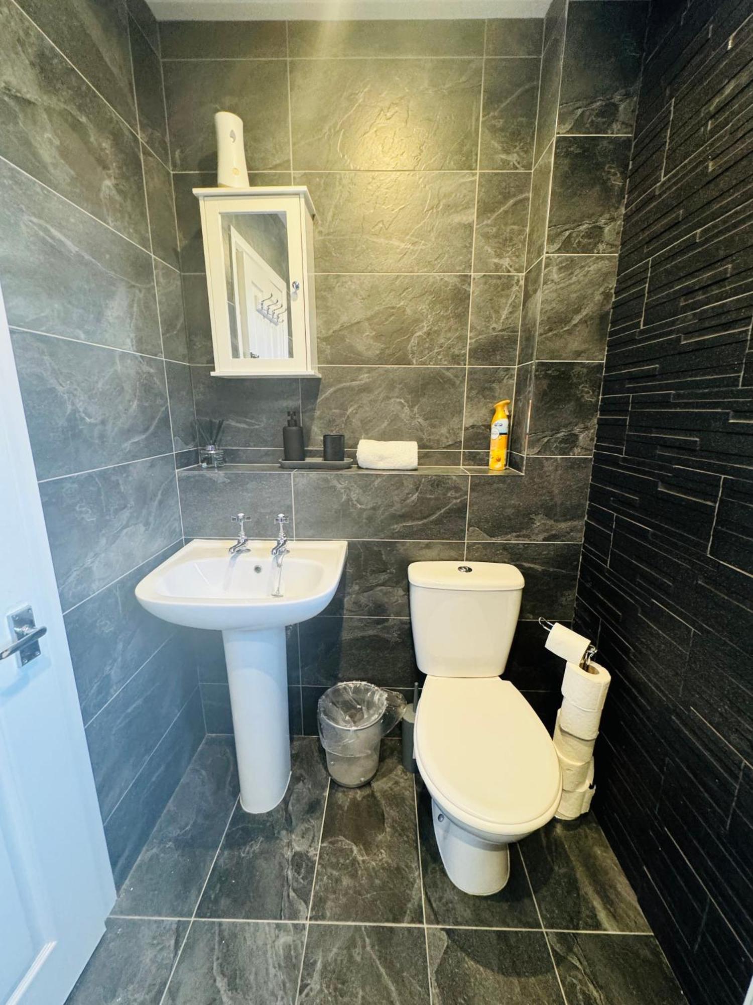 Chic 5 Bedroom House With Private Parking & Garden Bristol Esterno foto