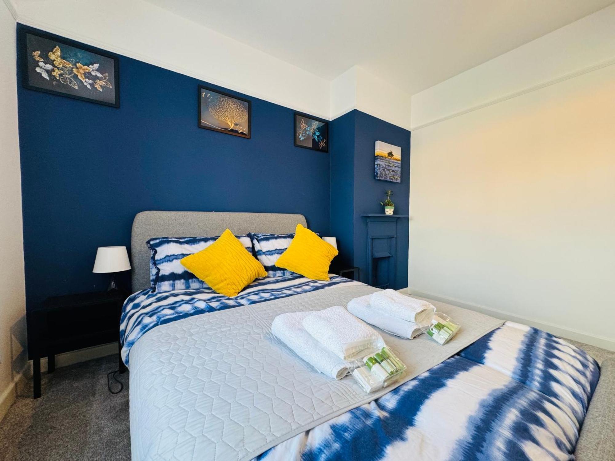 Chic 5 Bedroom House With Private Parking & Garden Bristol Esterno foto
